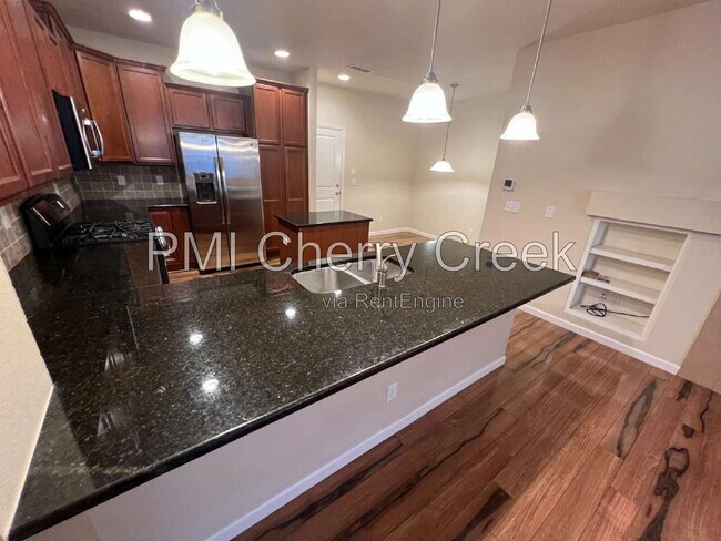 Building Photo - 8159 S Akron Ct