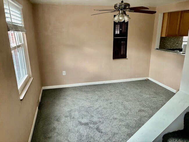 Building Photo - Charming 3/2 Home in Castle Shannon - Garage and Basement - Available NOW!