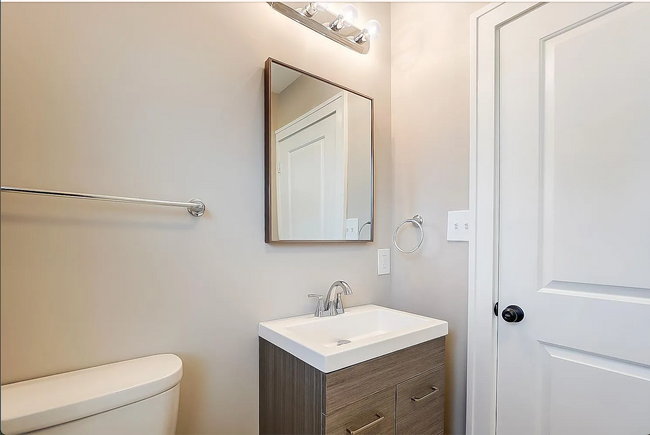 Building Photo - 99 N Harris Ave