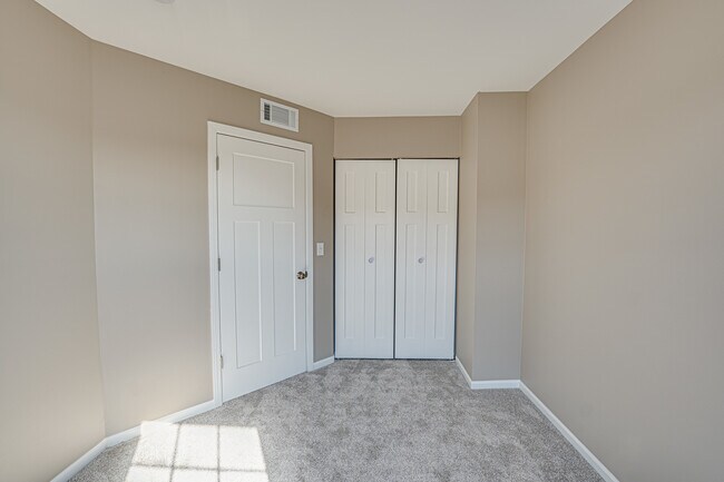 Building Photo - 3783 Bailey Rd