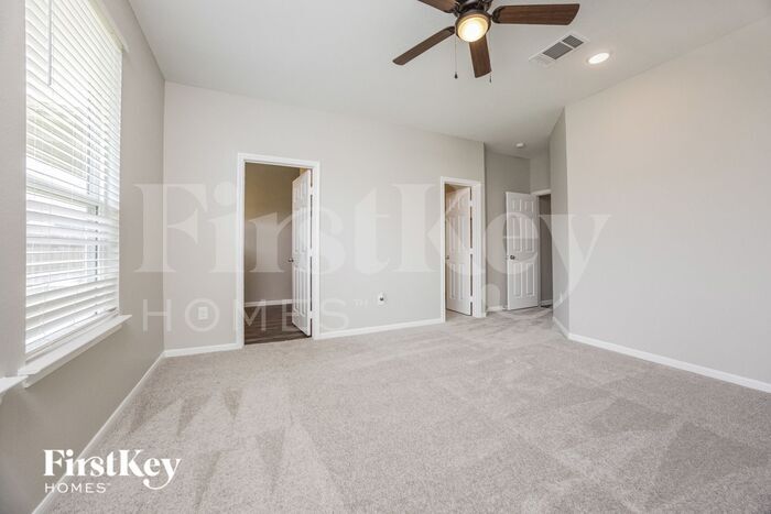 Building Photo - 4606 Falling Sun Dr