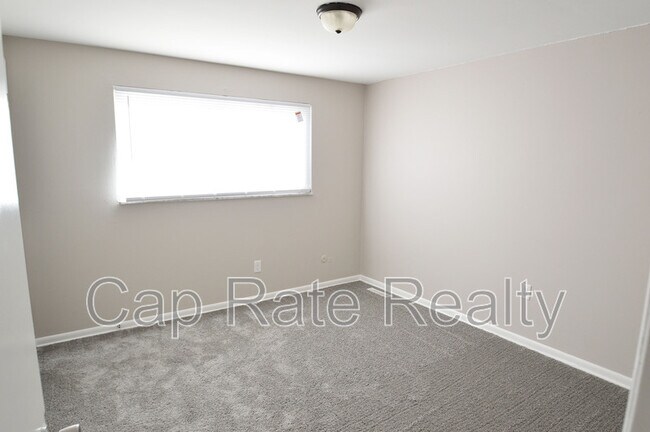 Building Photo - 397 Barnett Rd