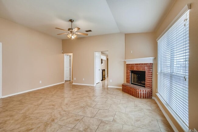 Building Photo - Charming one story home!