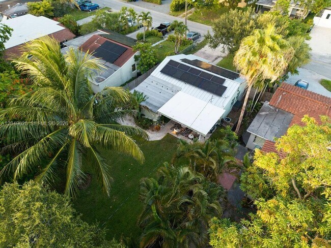 Building Photo - 1305 NW 5th Ave
