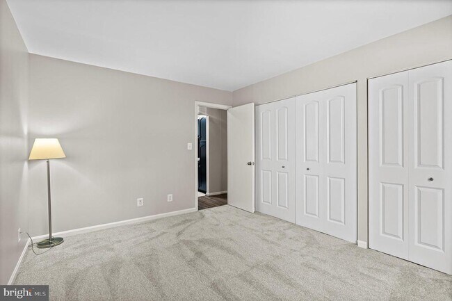 Building Photo - 5904 Cove Landing Rd