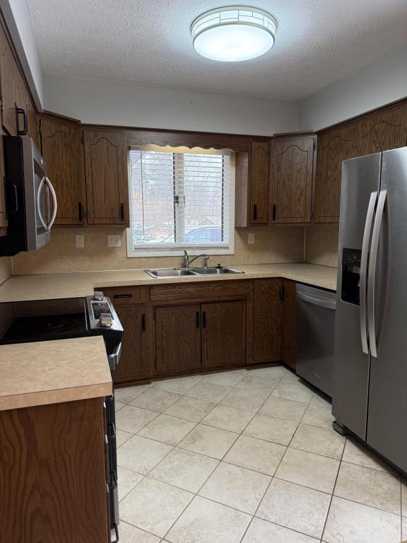 Building Photo - 1762 Pine Cove