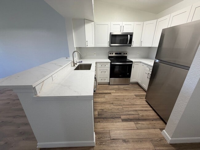 Building Photo - ANNUAL RENTAL - KEY ROYAL CONDO -THIRD FLOOR- 2 BED-1 BATH