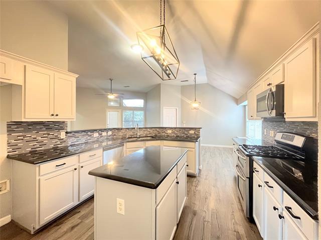 Building Photo - 5409 Highlands Dr