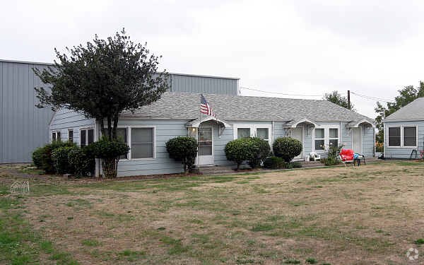 Building Photo - Garden Court Apartments