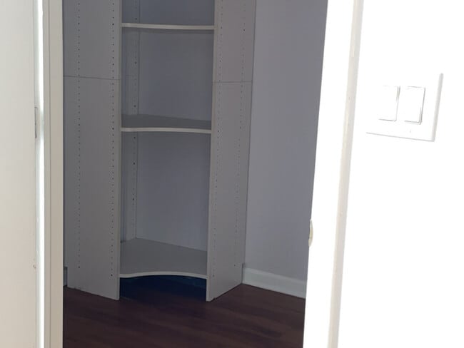 Building Photo - 3611 N Sacramento Ave