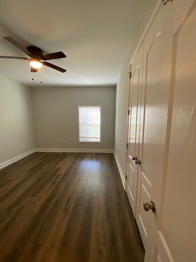 Building Photo - Welcome to this stunning 1st floor condo l...