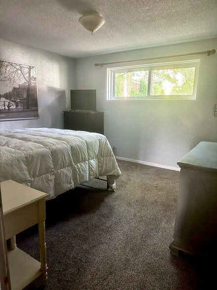 Primary Photo - 3634 Alpine Pl