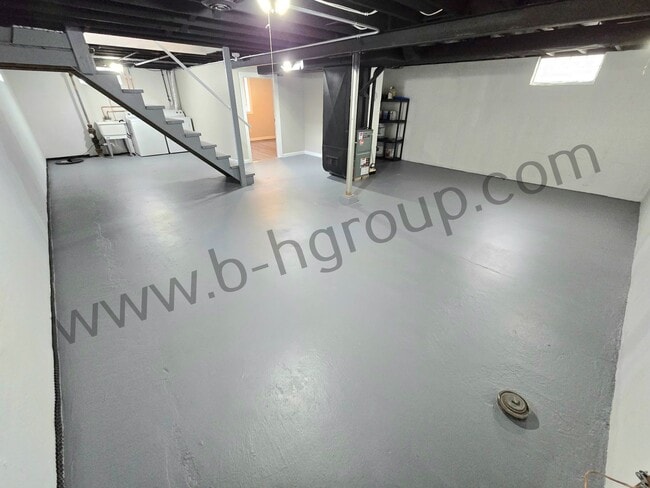 Building Photo - Newly Updated!