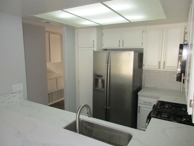 Building Photo - Scripps Ranch - Upgraded - 2BD/2BA - Unit in Terraces at Scripps Ranch