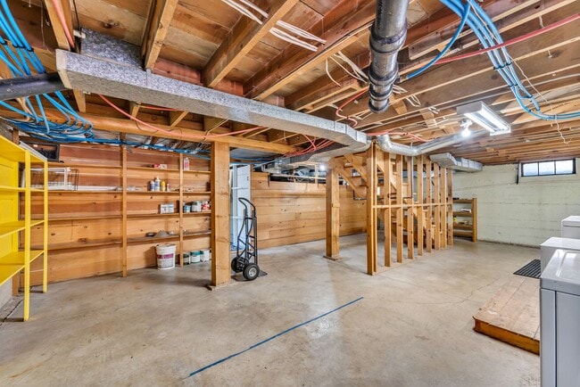 Building Photo - 760 Marsh Ave