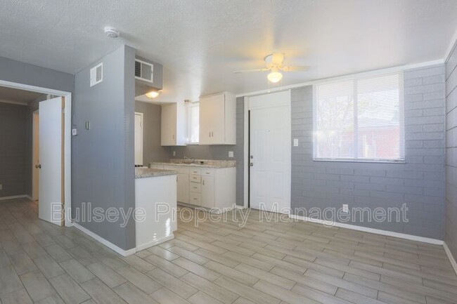 Building Photo - 249 S Hobson
