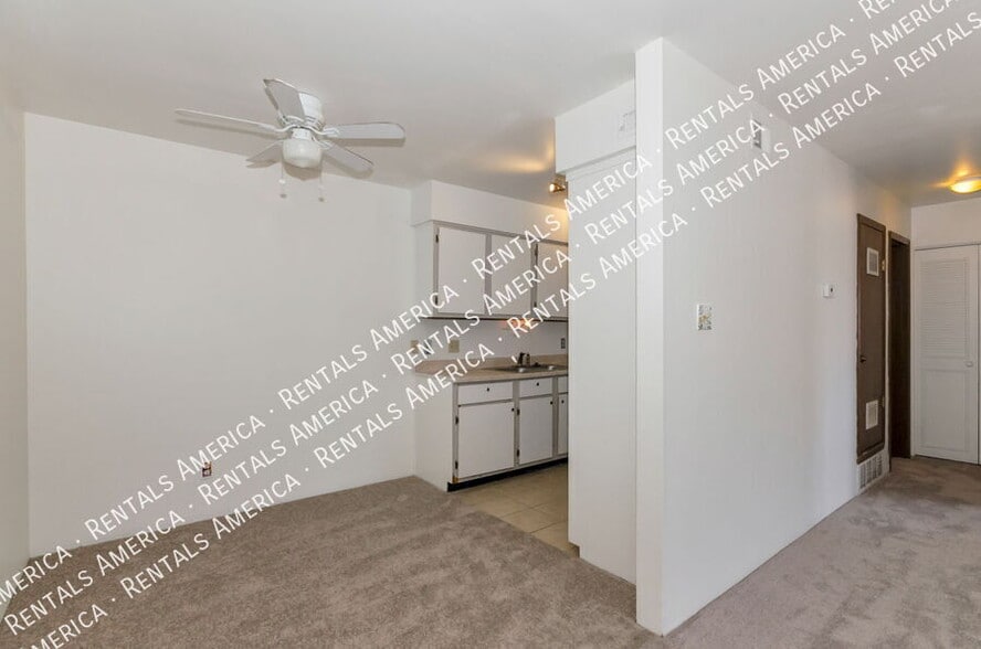 Building Photo - 6332 N Barcelona Ln