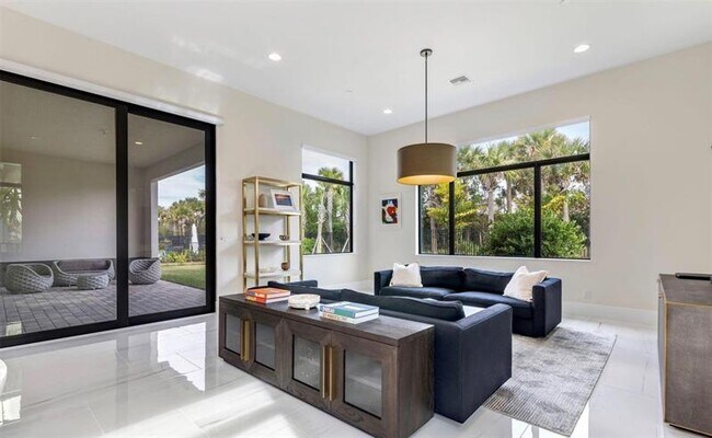 Building Photo - 9280 Coral Isles Cir