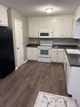 Building Photo - 526 Mill St