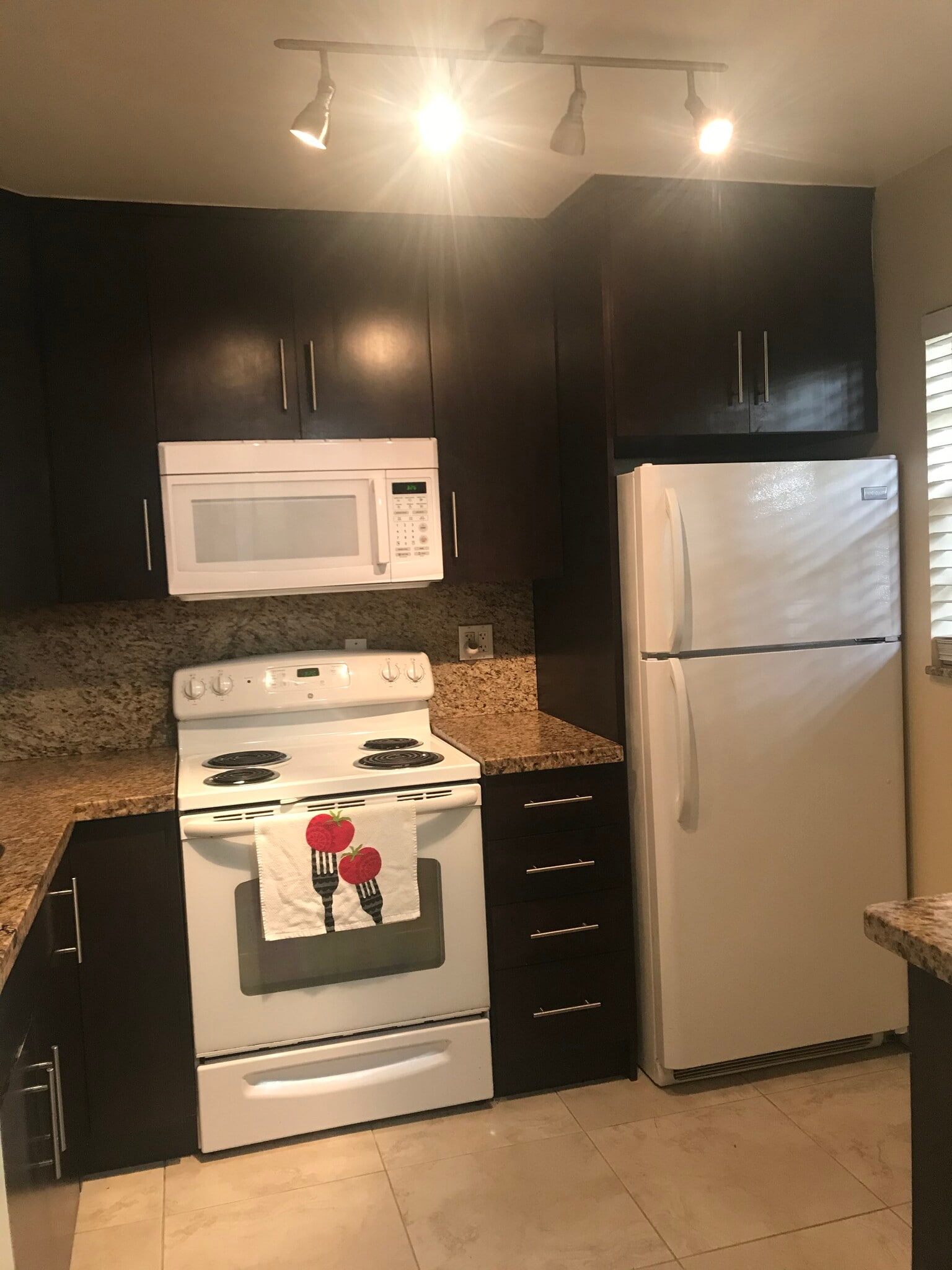 Building Photo - 21121 SW 85th Ave