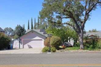Building Photo - Oroville-Furnished-Turnkey-3 bedroom 2 bath home, hot tub, gazebo, landscaped yard, solar