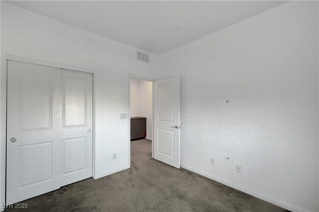 Building Photo - 985 Via Lombardi