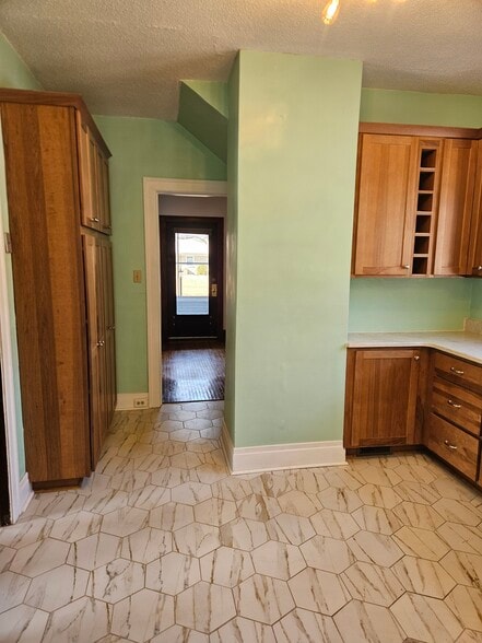 Building Photo - 2234 S Main St