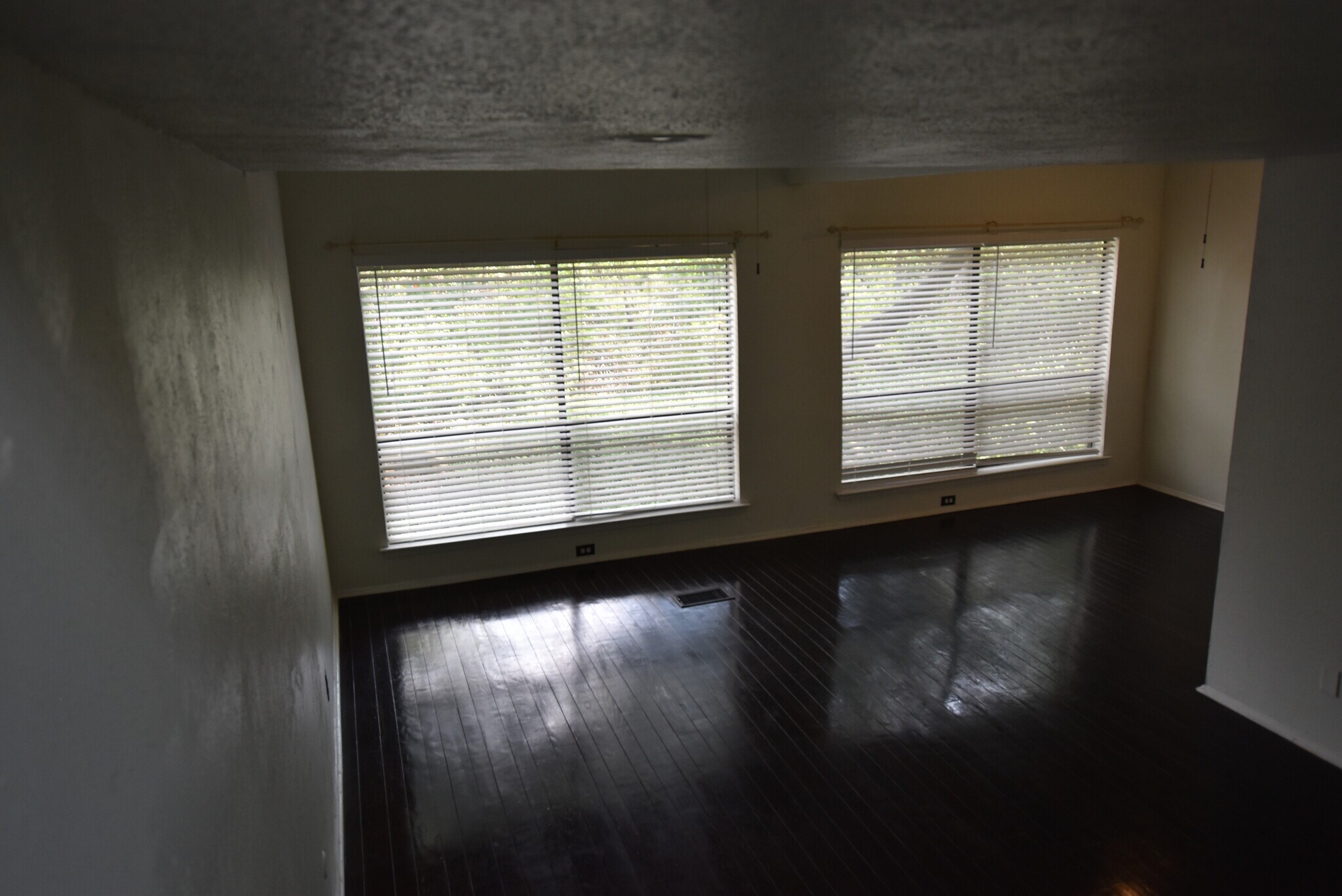 Building Photo - 6718 Eastridge Dr