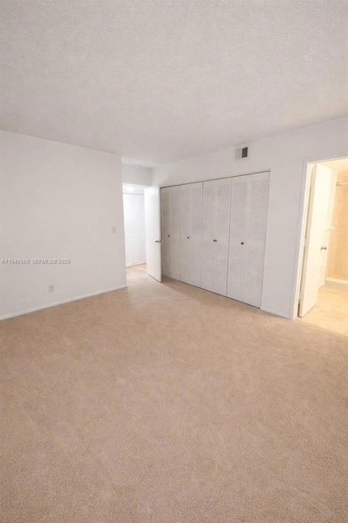 Building Photo - 102 Gardens Dr