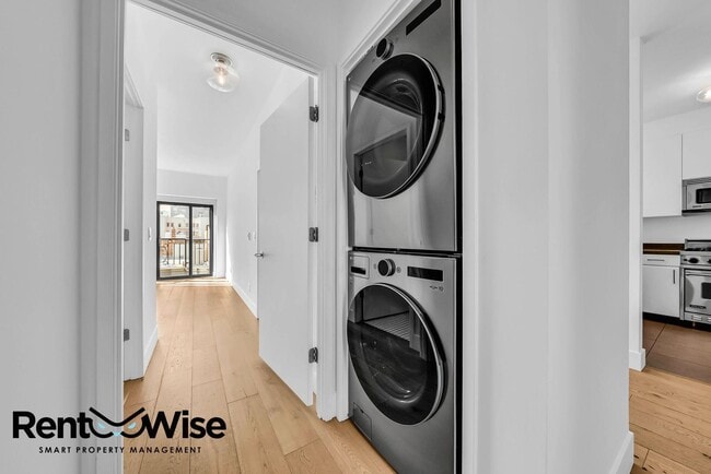 Building Photo - 1776 Sacramento St