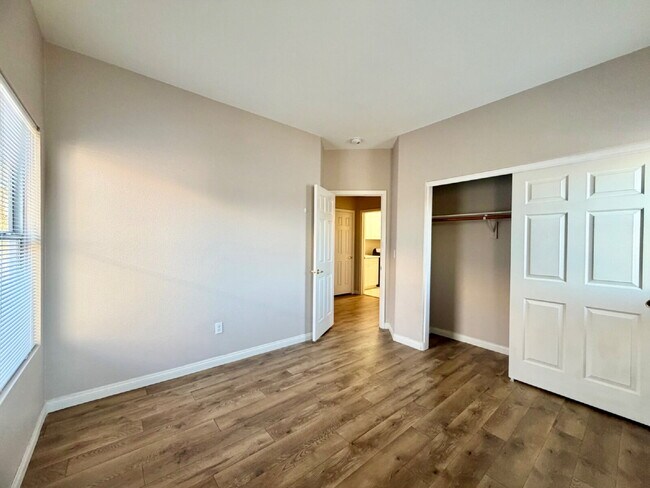 Building Photo - GATED SUMMERLIN HOME | 5 BEDROOM + DOWNSTAIRS DEN | 3-CAR GARAGE