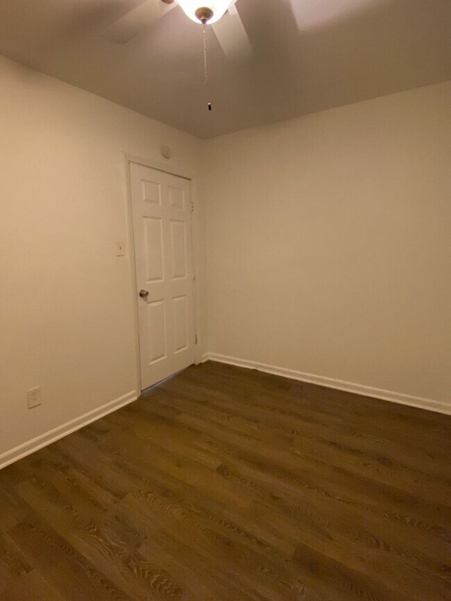 Building Photo - 5523 Avenue O 1/2