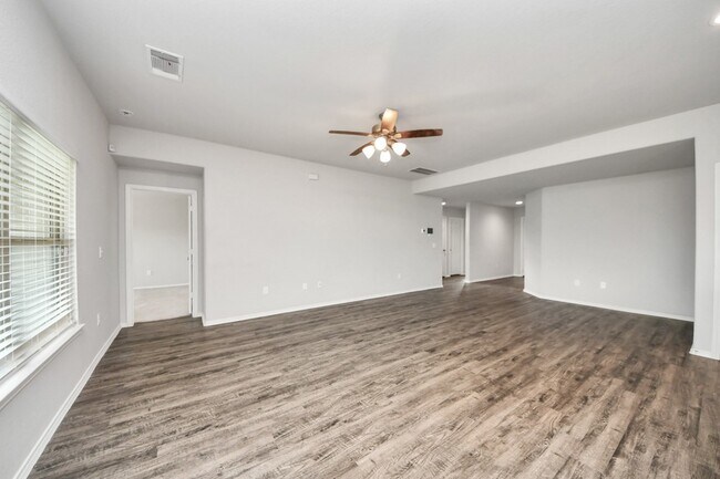 Building Photo - 20715 Southern Wds Blvd