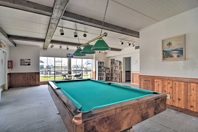 Building Photo - 8931 Blind Pass Rd