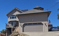 Building Photo - Custom 4 bedroom 3 bath in Hidden Valley Lake