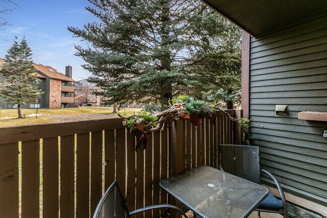 Building Photo - 6861 N 2200 W