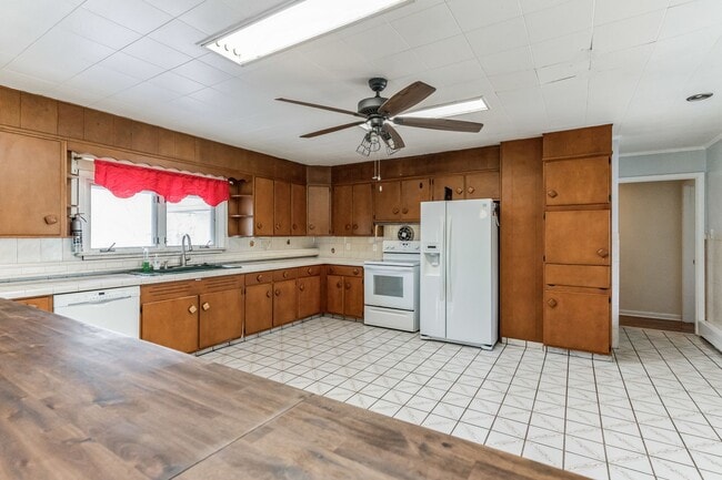 Building Photo - Single home in Methacton School District For Rent