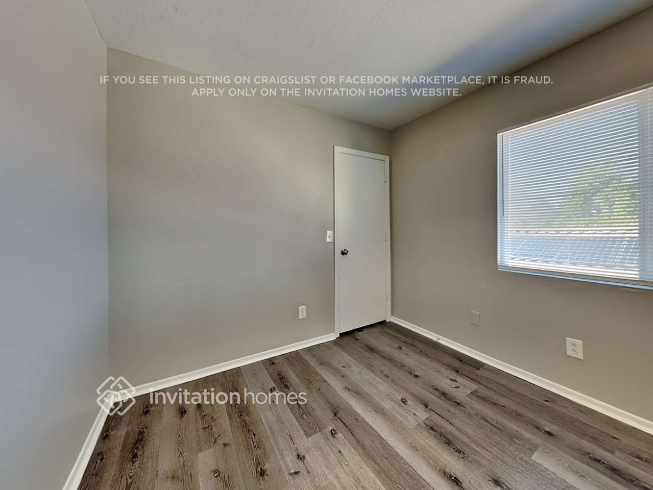 Building Photo - 12901 N El Frio St