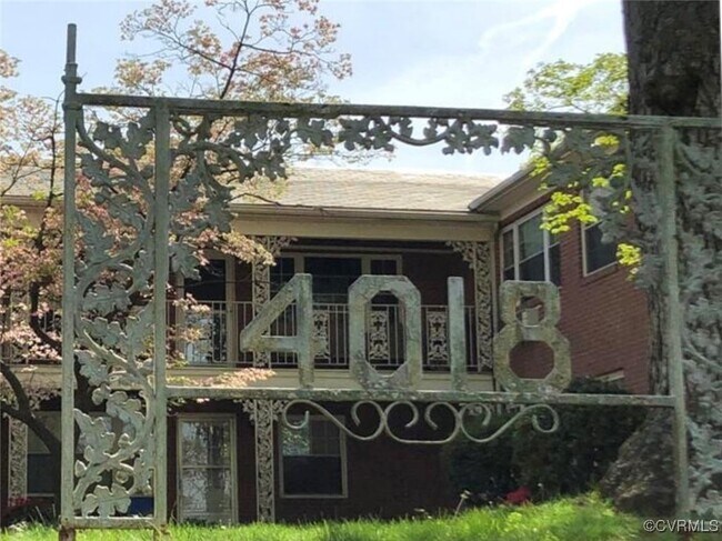 Primary Photo - 4018 Forest Hill Ave