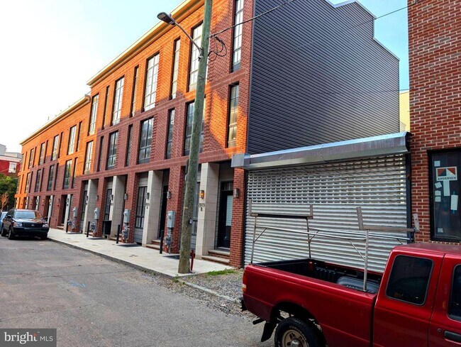 Building Photo - 2058 E Susquehanna Ave