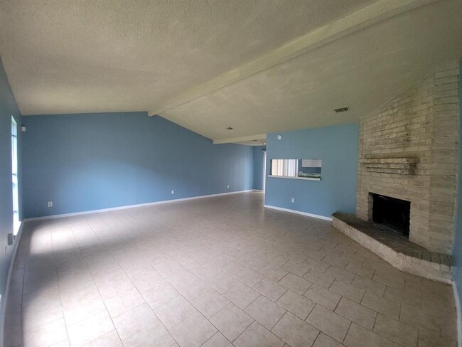 Building Photo - 8714 Valley Song Dr