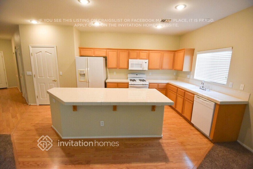 Building Photo - 4131 Amberdale Ave