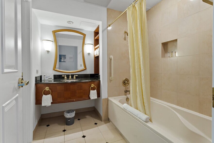 Building Photo - 810 Pacific Ave