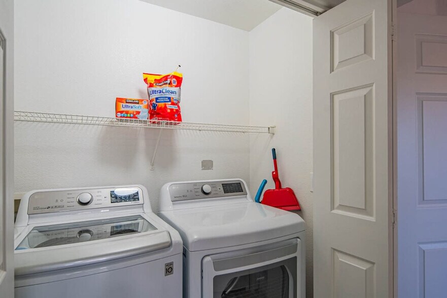 Building Photo - 7455 N 95th Ave