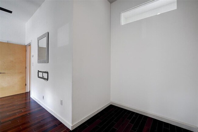 Building Photo - 508 E 53rd St