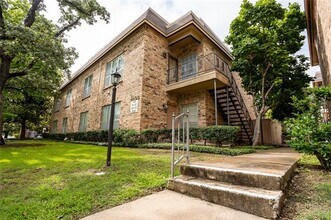 Building Photo - 4403 Bellaire Dr S
