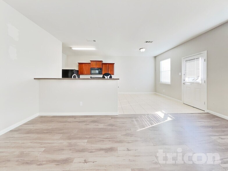 Building Photo - 4821 Cedar Springs Dr
