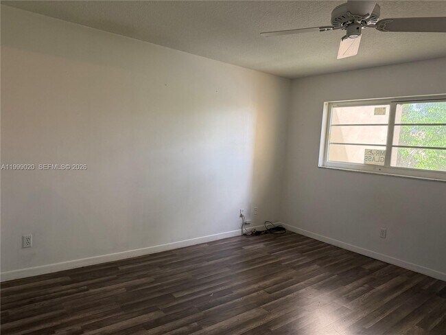 Building Photo - 5851 NW 62nd Ave