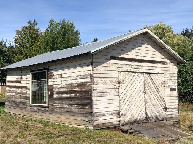 Building Photo - 303 North First Street