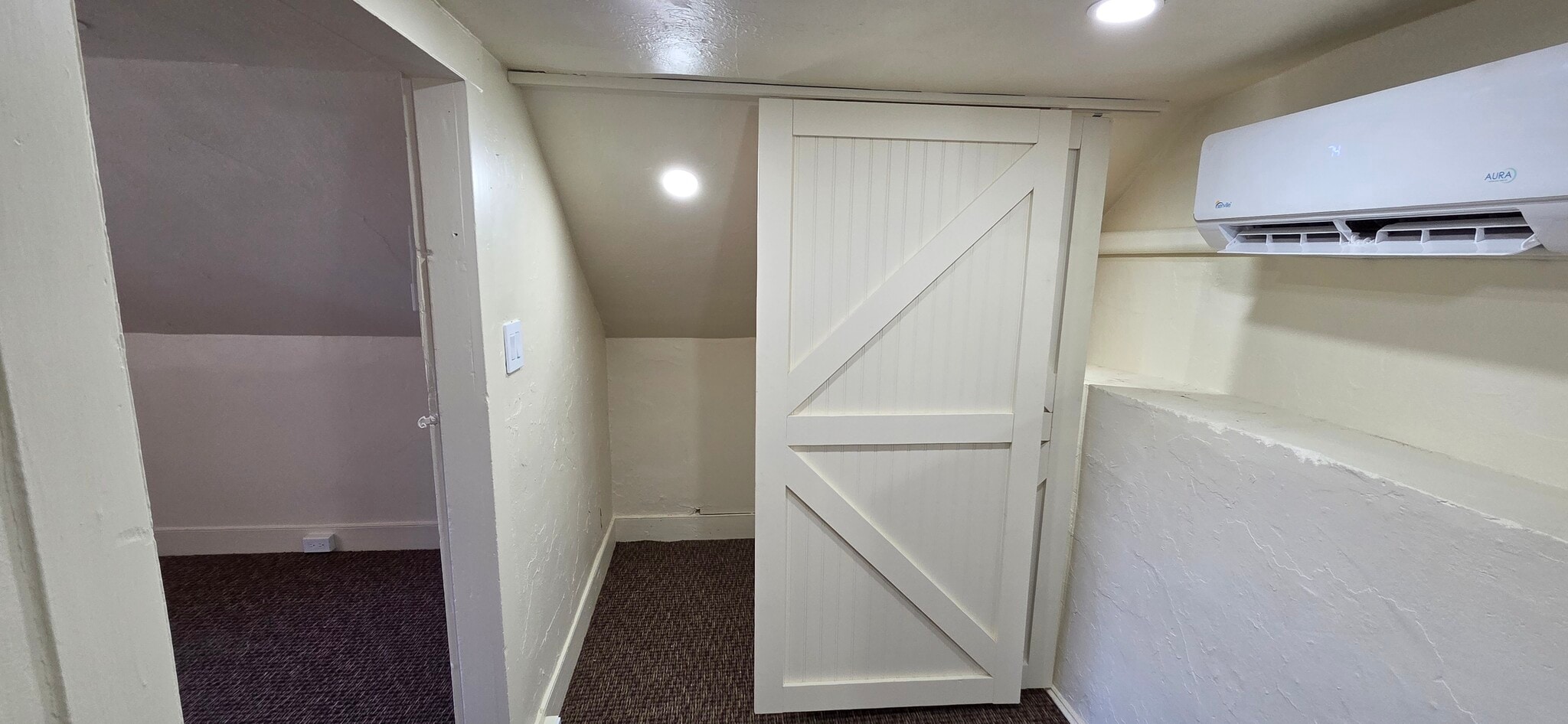 Building Photo - 335 N Main St